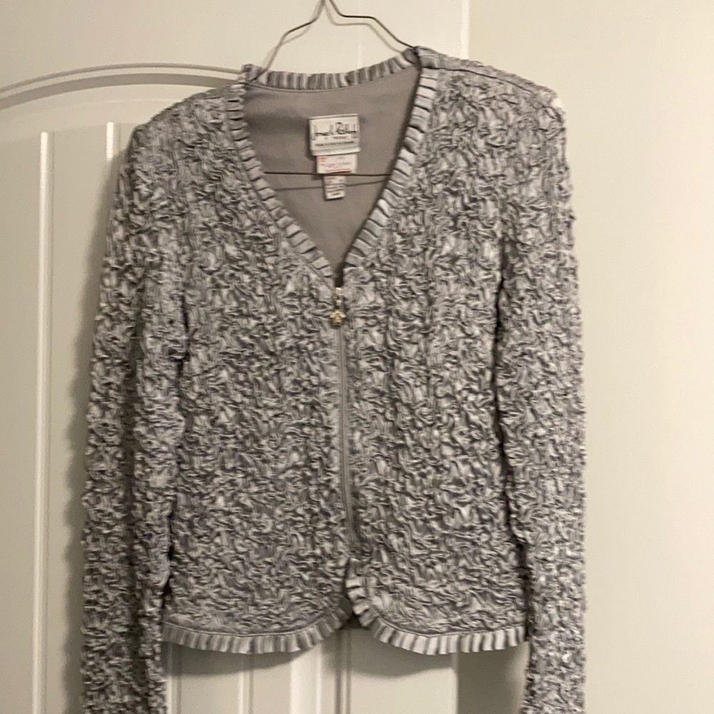 Zip up top/ jacket silver/ grey perfect condition